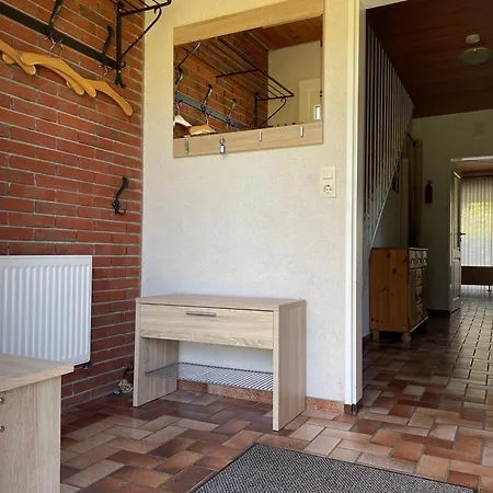 Fh-nordseeanker-im-huus-godewind-vorm-viermaster-mit-sauna-und-kamin Holiday home *