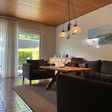 Fh-nordseeanker-im-huus-godewind-vorm-viermaster-mit-sauna-und-kamin Holiday home