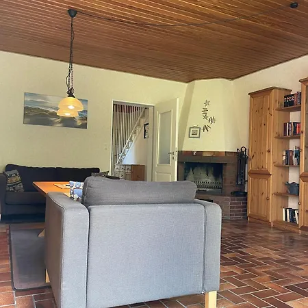 Fh-nordseeanker-im-huus-godewind-vorm-viermaster-mit-sauna-und-kamin Holiday home *