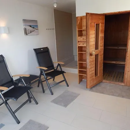 Fh-nordseeanker-im-huus-godewind-vorm-viermaster-mit-sauna-und-kamin Holiday home Dornumersiel
