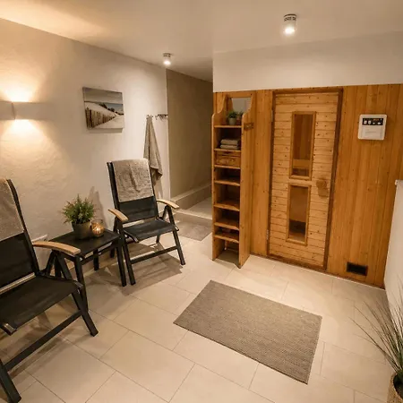 Fh-nordseeanker-im-huus-godewind-vorm-viermaster-mit-sauna-und-kamin Dornumersiel