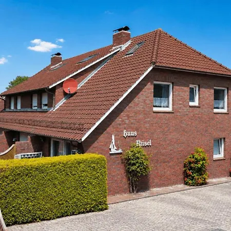Fh-nordseeanker-im-huus-godewind-vorm-viermaster-mit-sauna-und-kamin *