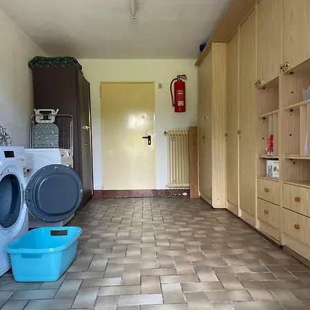Fh-nordseeanker-im-huus-godewind-vorm-viermaster-mit-sauna-und-kamin * Dornumersiel