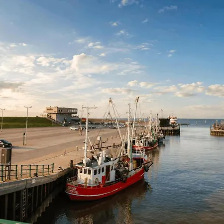 Fh-nordseeanker-im-huus-godewind-vorm-viermaster-mit-sauna-und-kamin